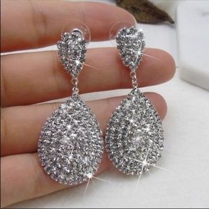 Farah Jewelry Jewelry - Very Sparkly Luxury Drop Earrings Farah Jewelry Jewelry - Very Sparkly Luxury Drop Earrings